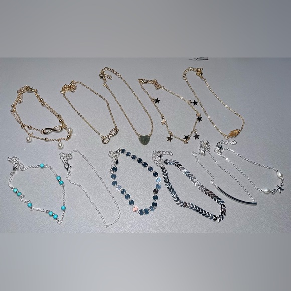 Assorted anklets - gold and silver - Picture 1 of 5
